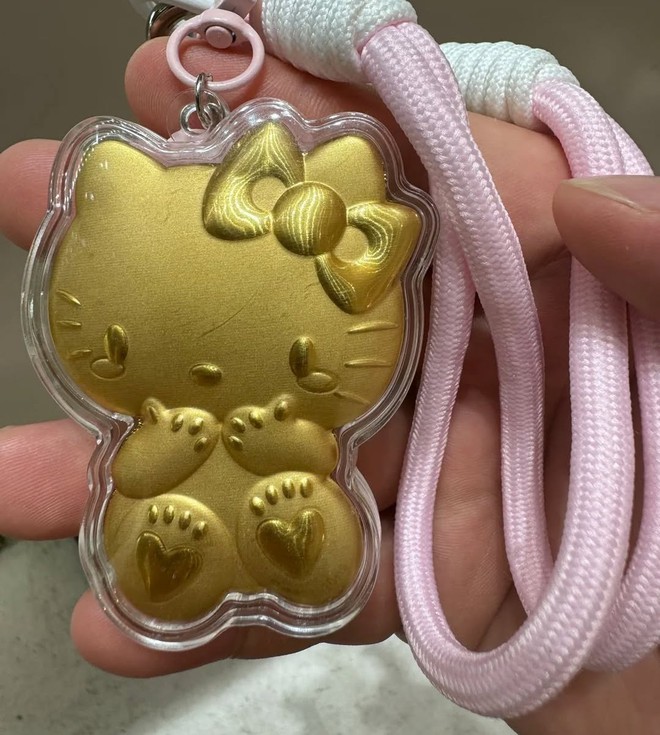 Một kiểu mua vàng mới đang lên ngồi, giờ ai cũng mua được vàng, khoe vàng sẽ là xu hướng!- Ảnh 1.