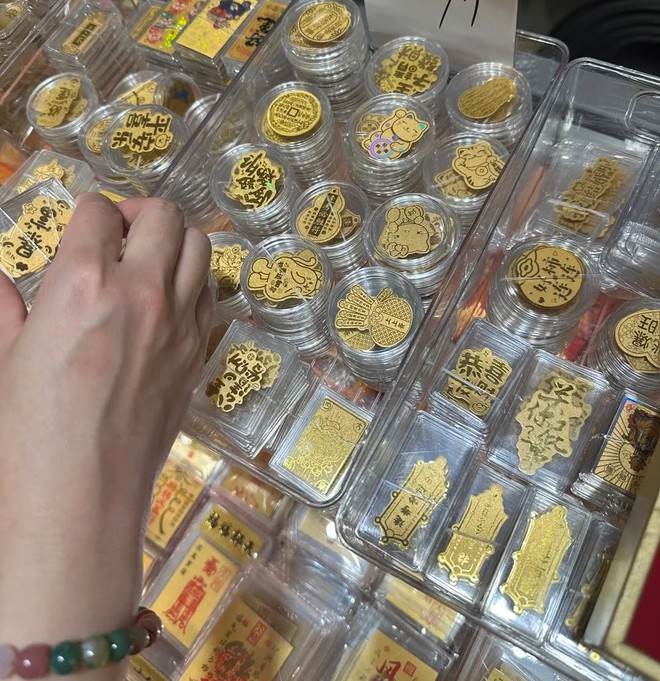 Một kiểu mua vàng mới đang lên ngồi, giờ ai cũng mua được vàng, khoe vàng sẽ là xu hướng!- Ảnh 4.