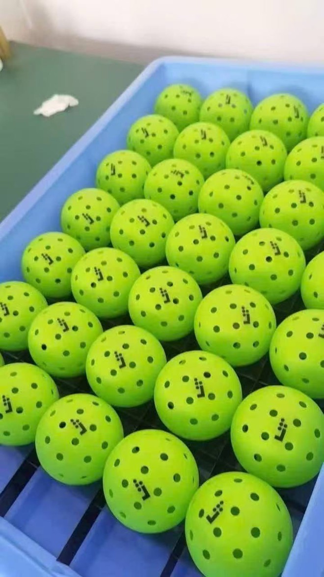 Nghi vấn Quang Dương dùng ảnh mạng để review loại bóng pickleball đang gây tranh cãi- Ảnh 3.