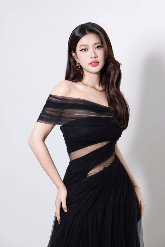 Chiếc váy thị phi của Thiên Ân, Kỳ Duyên cũng bị kéo vào tâm điểm gạch đá- Ảnh 10.