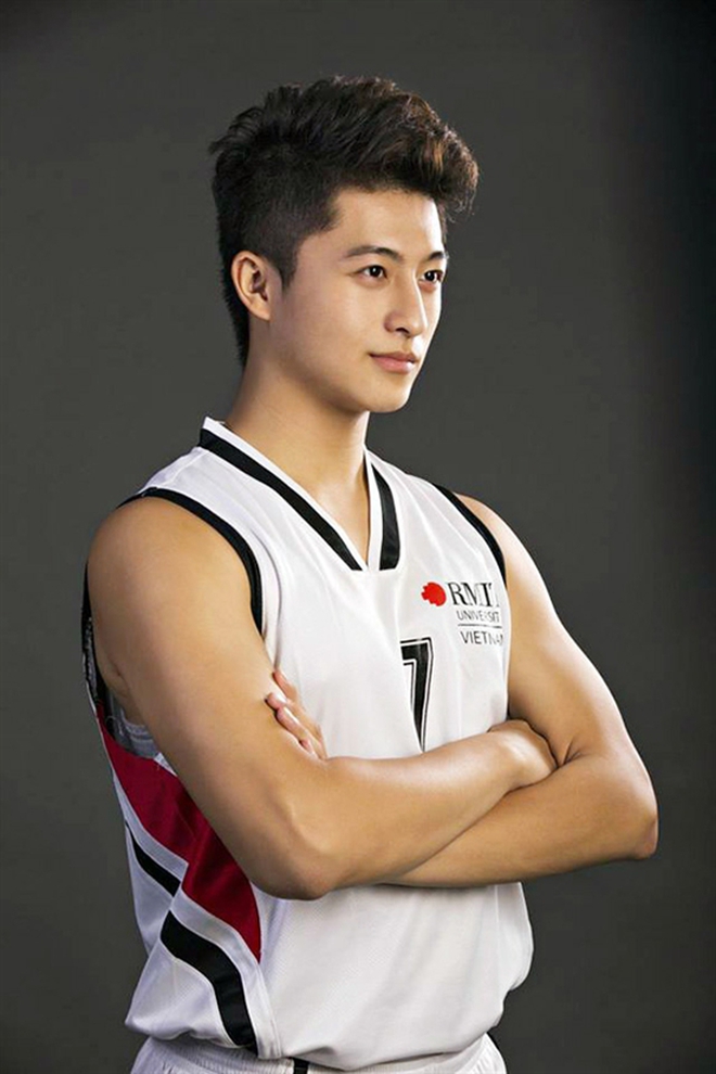 Vbiz từng có nam thần đẹp đến mức tìm khuyết điểm cũng khó, từ đỉnh cao nhan sắc bỗng huỷ dung sau đêm kinh hoàng- Ảnh 2.