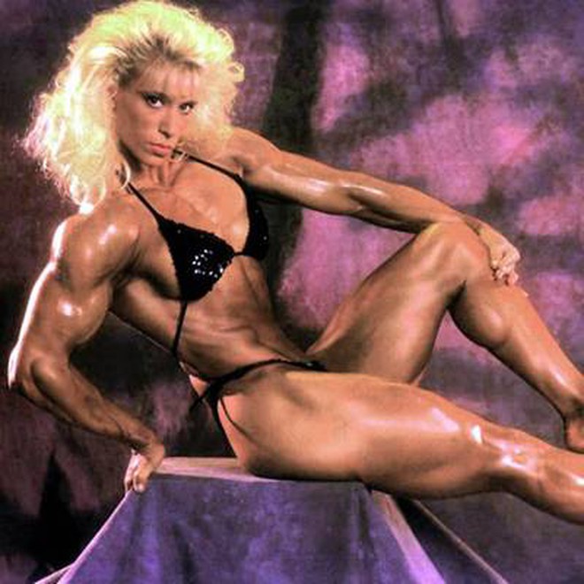 Nữ "quái vật thể hình" gây sốc với vai rộng, lưng dày, đùi khổng lồ- Ảnh 2.