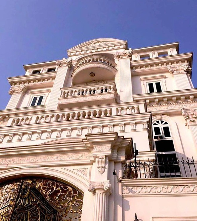 Ở Việt Nam có nữ nghệ sĩ xây biệt thự chứa trăm người vẫn thênh thang, dát vàng lộng lẫy đến lóa mắt- Ảnh 3.