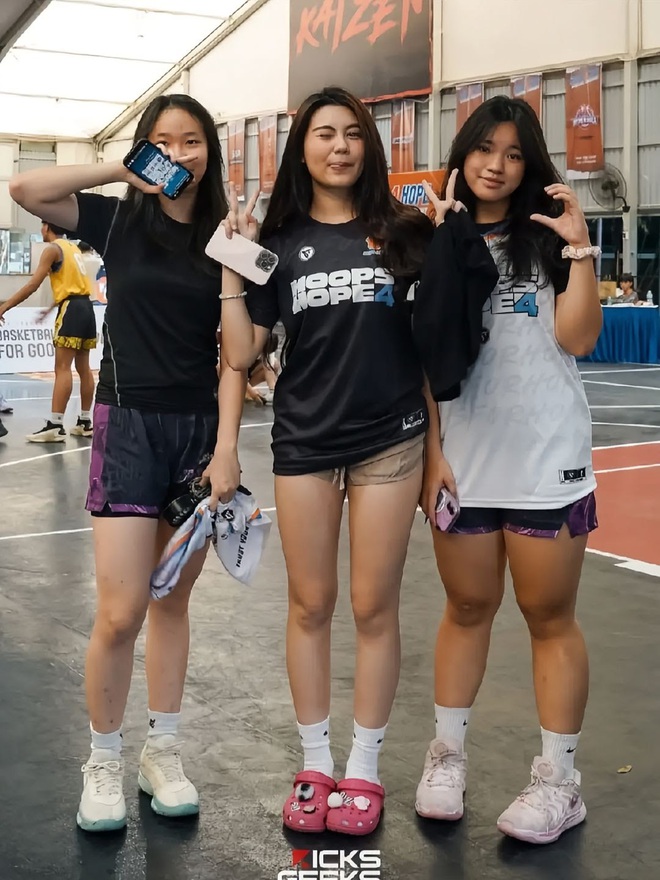 Hạt Dẻ xinh đẹp, tràn đầy khí chất "nàng thơ bóng rổ", cả nhà MC Quyền Linh kéo vào cổ vũ cực đáng yêu- Ảnh 6.