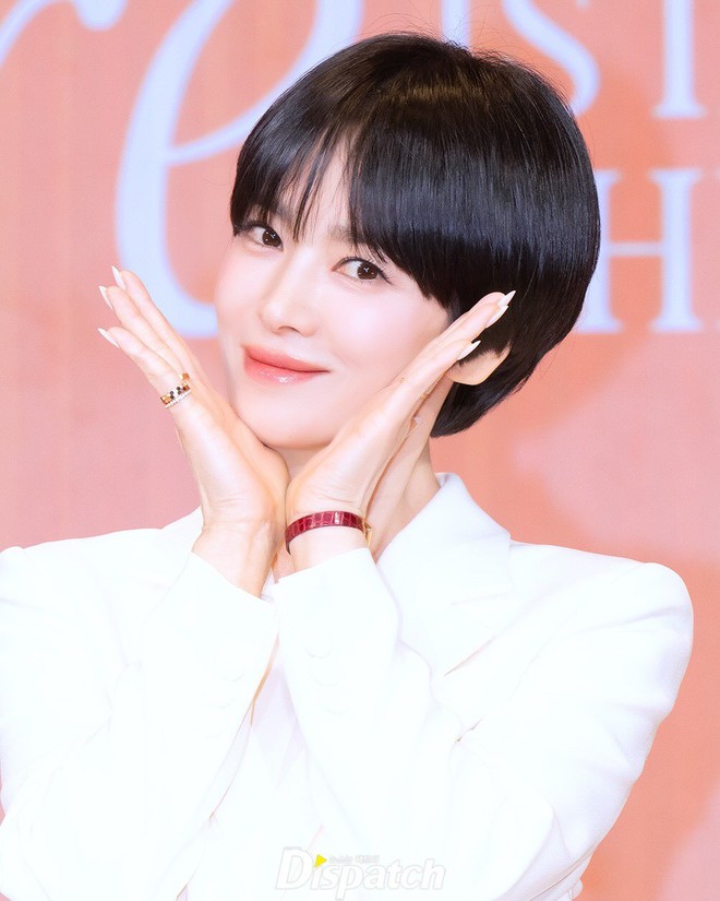 Song Hye Kyo xinh nhưng có gì đó không ổn- Ảnh 4.