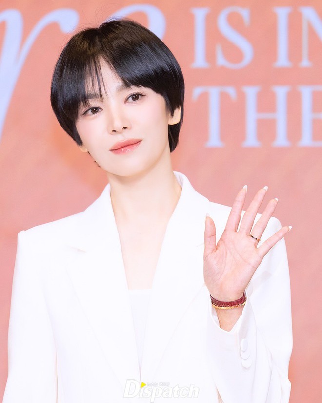 Song Hye Kyo xinh nhưng có gì đó không ổn- Ảnh 3.