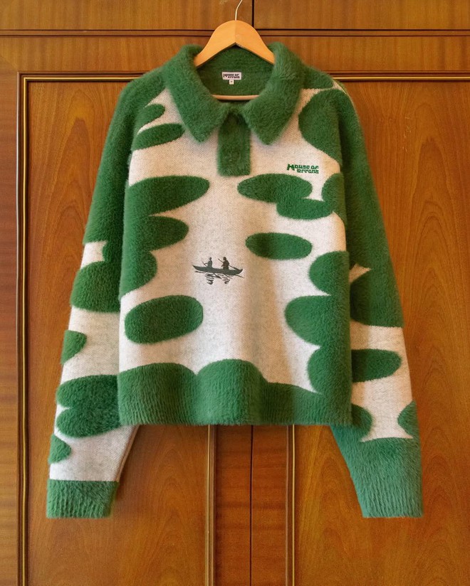 Tốn 1,5 triệu mũi thêu cho một chiếc quần, làm áo len họa tiết tinh xảo như tranh vẽ: Brand nào làm đồ đỉnh vậy?- Ảnh 3.