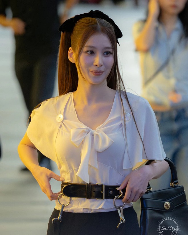 &ldquo;Mặt c&ograve;n giang sơn c&ograve;n&rdquo;: Mỹ nh&acirc;n dưỡng nhan đều như thở, da đẹp đến mức &ocirc;ng trời ngẩn ngơ- Ảnh 1.