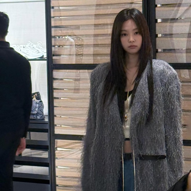 Mỹ nhân thấp bé nhưng mặc gì cũng sang, đến hơi thở cũng khí chất: Cả showbiz có đúng 1 người!- Ảnh 9.