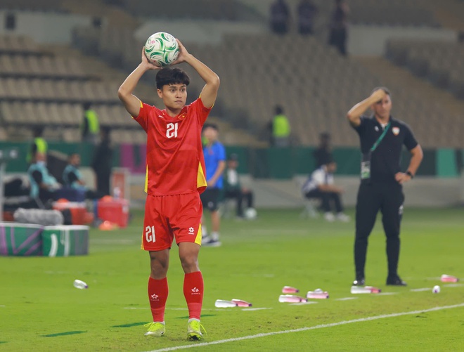 Sao trẻ 18 tuổi Lê Phát "xé lưới" U23 UAE, màn ăn mừng đặc biệt gây chú ý- Ảnh 9.