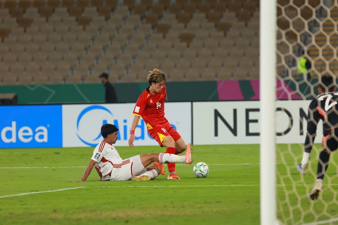 Sao trẻ 18 tuổi Lê Phát "xé lưới" U23 UAE, màn ăn mừng đặc biệt gây chú ý- Ảnh 7.