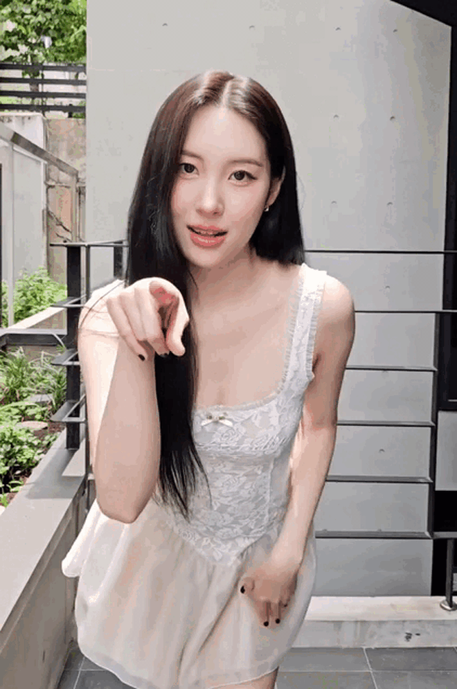 Ngoại hình "lừa tình" cả showbiz, mỹ nhân chân dài 110cm và tủ đồ là cả một bài học- Ảnh 1.