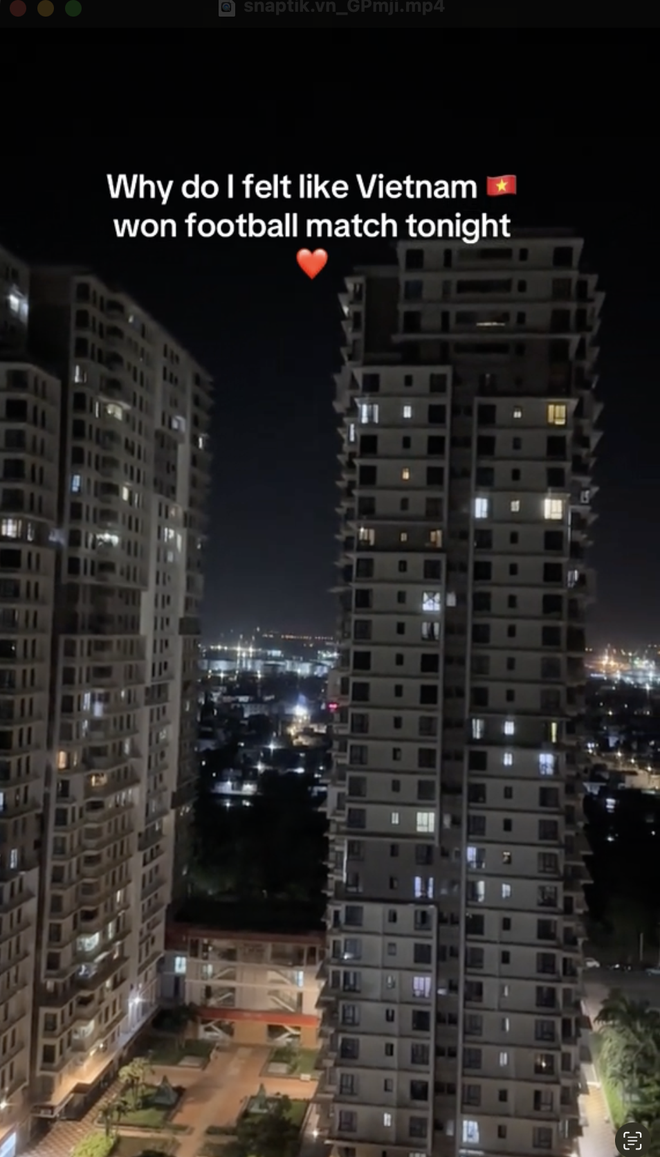 Cảnh tượng các toà chung cư sau chiến thắng của U23 Việt Nam khiến vị khách ngoại quốc ngơ ngác- Ảnh 1.