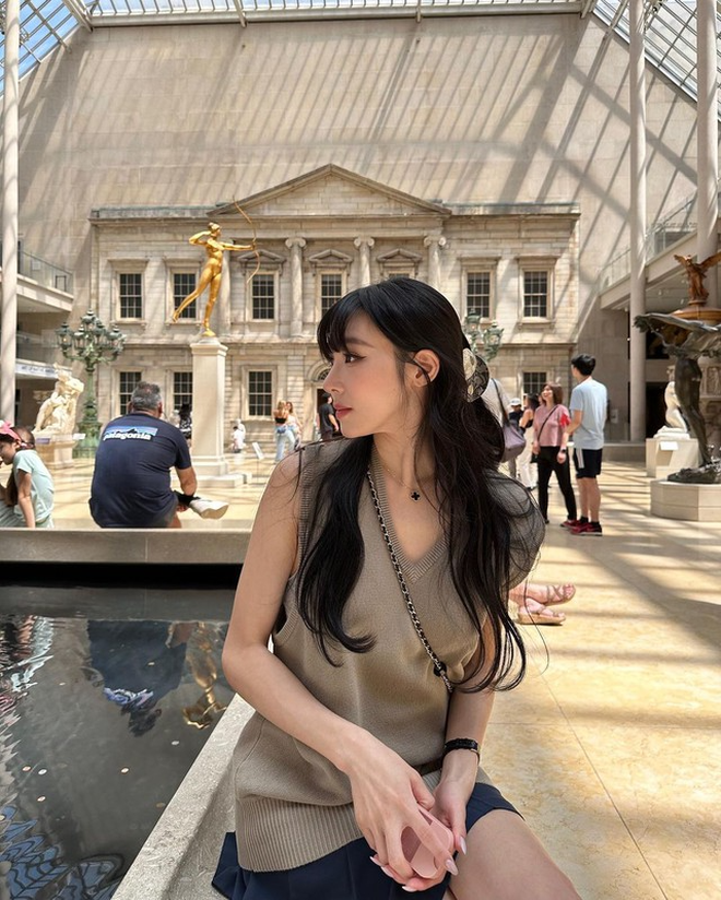 Mỹ nhân 19 năm không có đối thủ vì nụ cười tuyệt phẩm nhân gian: U40 vẫn là sách mẫu thời trang cho gái 18- Ảnh 13.