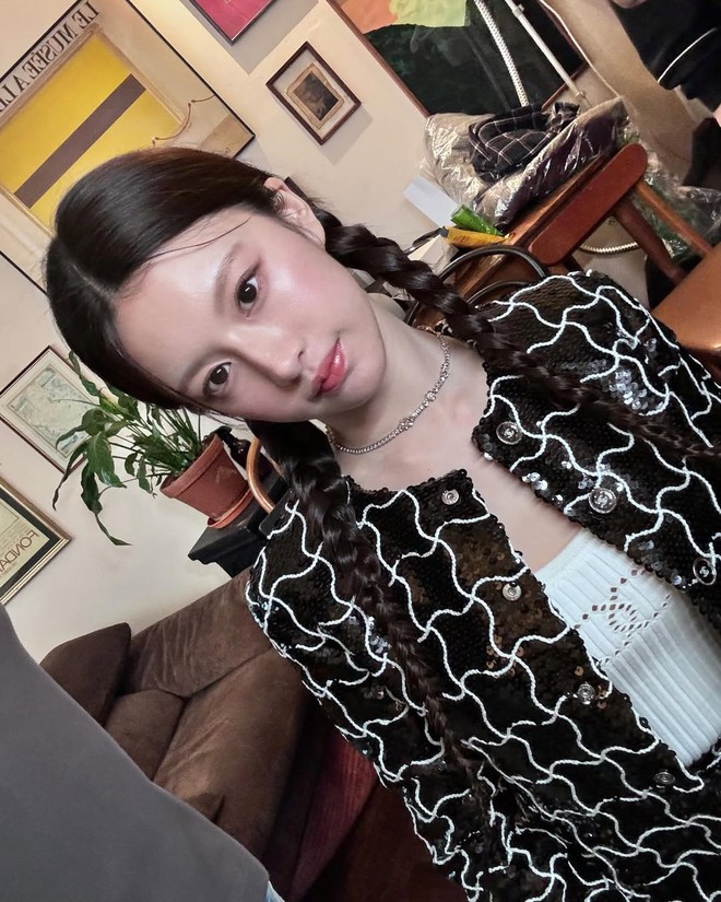 Mỹ nhân được trời ban khuôn mặt tỉ lệ kim cương, AI không sao chép nổi: Visual này mặc bao tải cũng vẫn cuốn!- Ảnh 10.