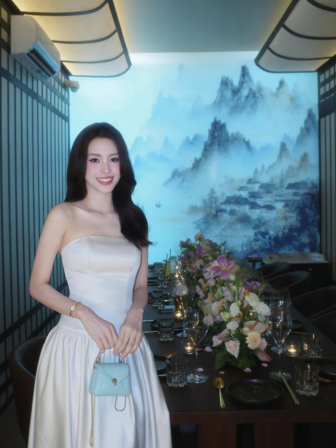 Showbiz không thiếu người đẹp nhưng chỉ có 1 "mỹ nhân ngàn năm": Mặc gì cũng sang, đứng đâu cũng nổi- Ảnh 9.