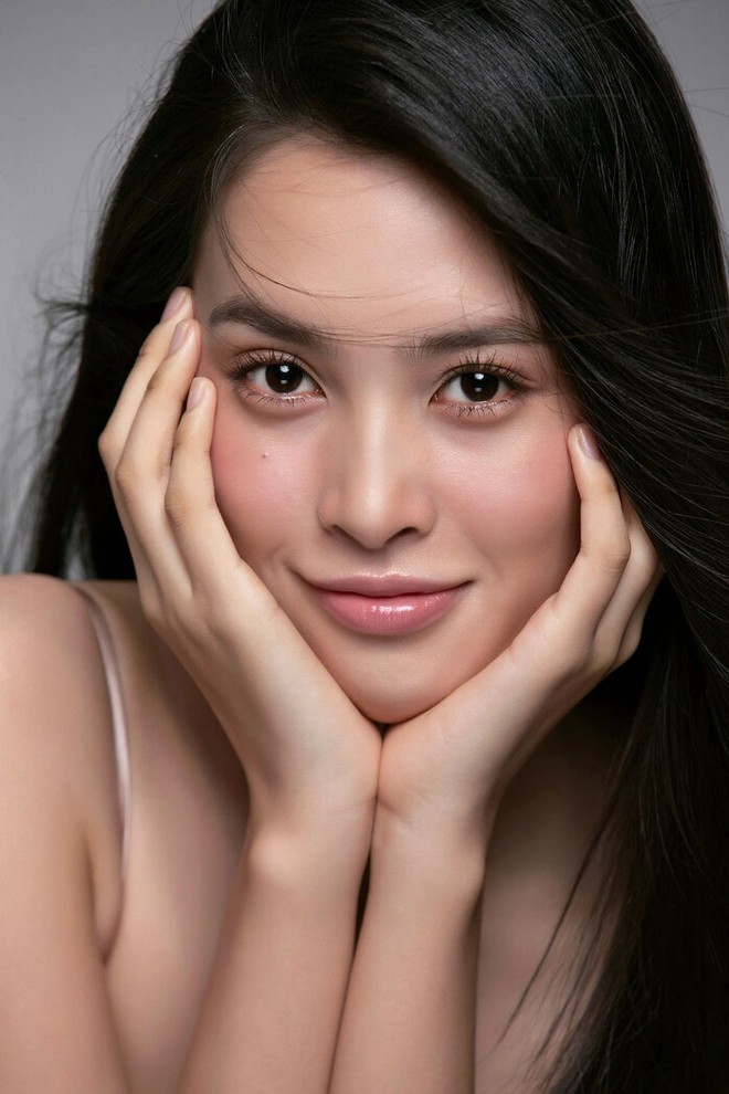 Showbiz không thiếu người đẹp nhưng chỉ có 1 "mỹ nhân ngàn năm": Mặc gì cũng sang, đứng đâu cũng nổi- Ảnh 1.