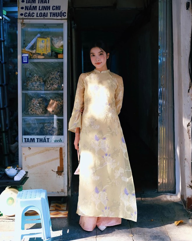 Đường đua áo dài Tết 2026: Không thể phân định thắng thua, gái xinh trên TikTok là thần!- Ảnh 8.