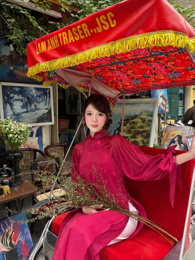 Đường đua áo dài Tết 2026: Không thể phân định thắng thua, gái xinh trên TikTok là thần!- Ảnh 18.