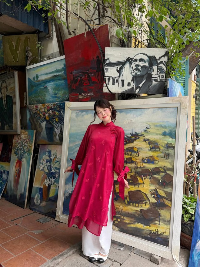 Đường đua áo dài Tết 2026: Không thể phân định thắng thua, gái xinh trên TikTok là thần!- Ảnh 17.