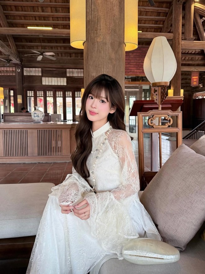 Đường đua áo dài Tết 2026: Không thể phân định thắng thua, gái xinh trên TikTok là thần!- Ảnh 2.