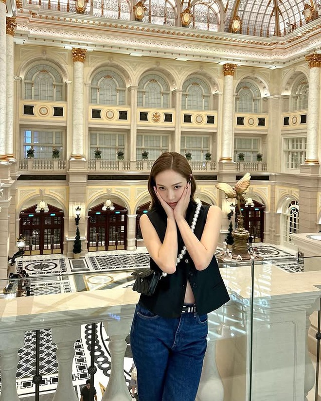 "Chị em Vân - Kiều" huyền thoại nhất showbiz: Sành điệu từ trong trứng, xuất hiện ở đâu thì nơi đó là Milano- Ảnh 18.