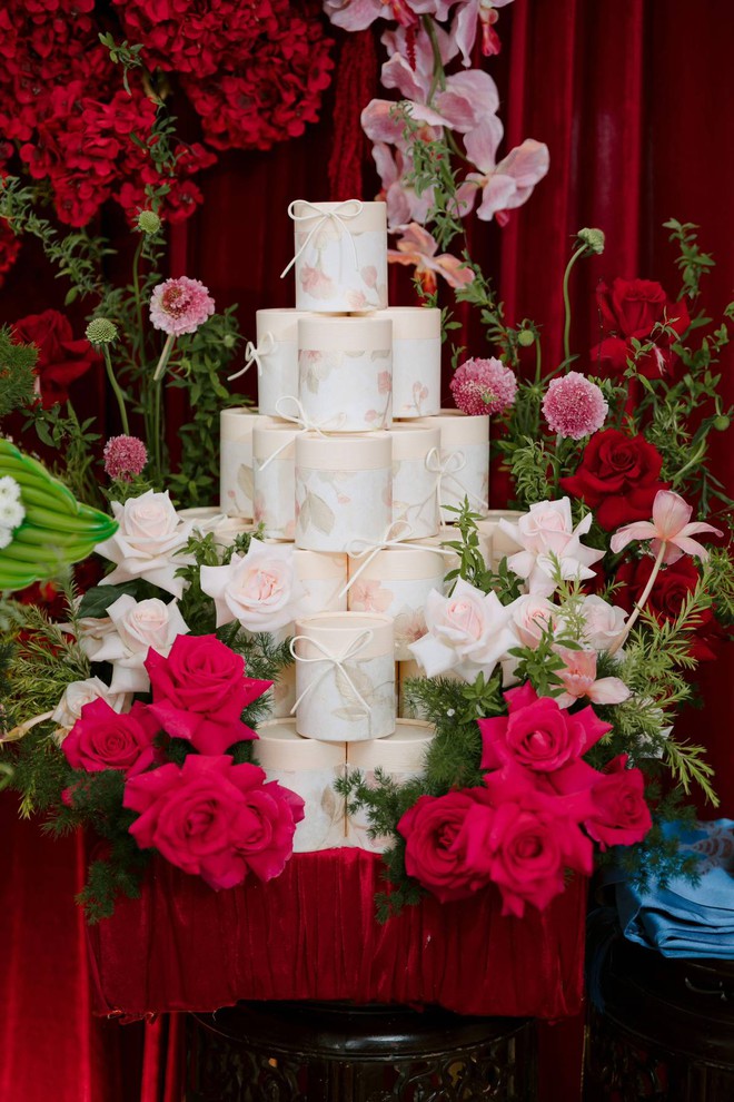 Triệu người lần đầu thấy cô gái Việt lấy chồng Mông Cổ: 12 tráp ăn hỏi, sinh lễ có giày hiệu, tiền, vàng- Ảnh 12.