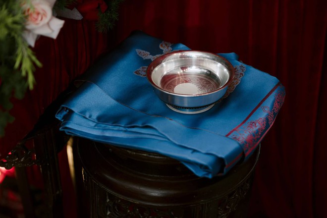 Triệu người lần đầu thấy cô gái Việt lấy chồng Mông Cổ: 12 tráp ăn hỏi, sinh lễ có giày hiệu, tiền, vàng- Ảnh 11.