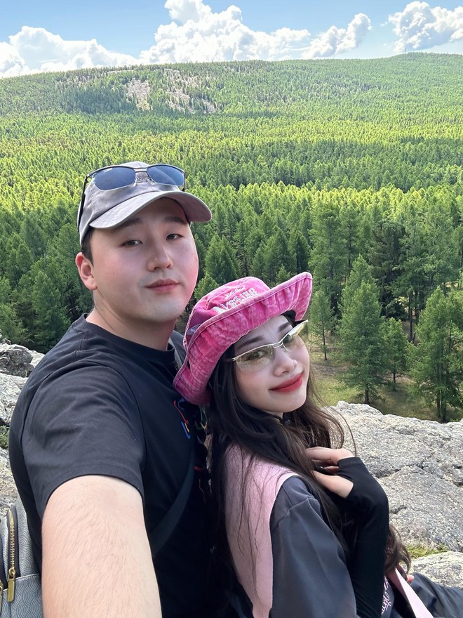 Triệu người lần đầu thấy cô gái Việt lấy chồng Mông Cổ: 12 tráp ăn hỏi, sinh lễ có giày hiệu, tiền, vàng- Ảnh 18.