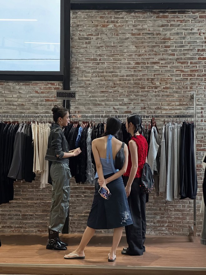 Tết Dương lịch “ăn nên làm ra”: Quán cafe, photobooth, thời trang doanh thu tăng 2-3 lần, xe ôm công nghệ kiếm 1,5 triệu/5 tiếng- Ảnh 11.