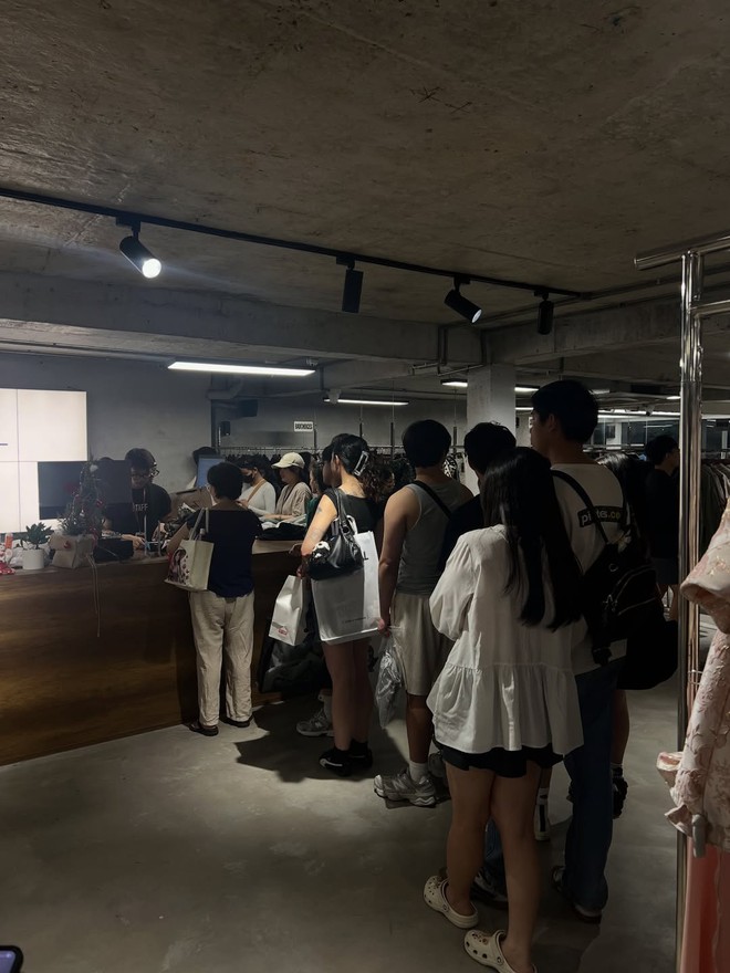 Tết Dương lịch “ăn nên làm ra”: Quán cafe, photobooth, thời trang doanh thu tăng 2-3 lần, xe ôm công nghệ kiếm 1,5 triệu/5 tiếng- Ảnh 13.