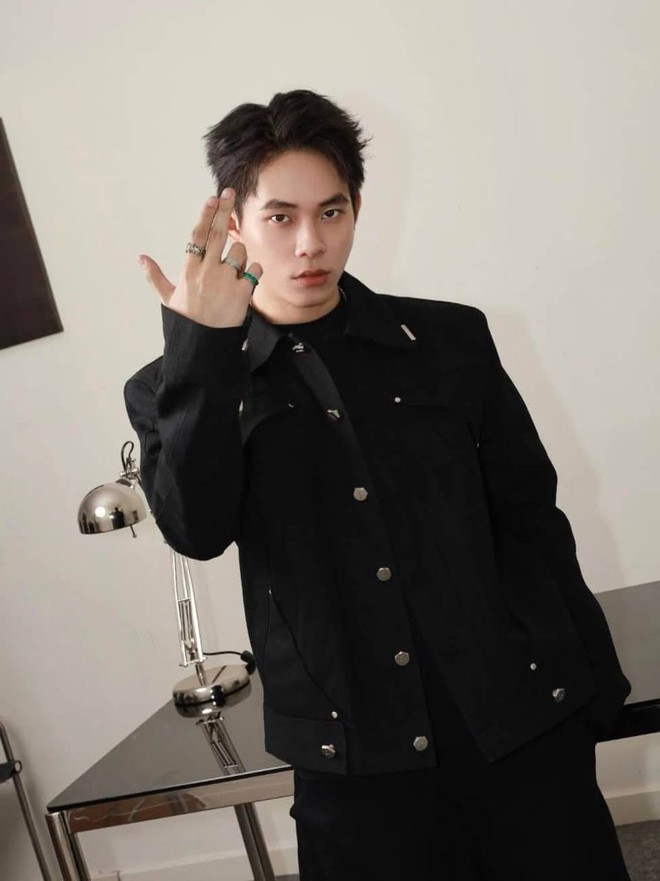 Trợ lý cũ DLow lên tiếng khi bị lập drive "bóc phốt", tố mặc đồ của fan tặng nghệ sĩ- Ảnh 1.