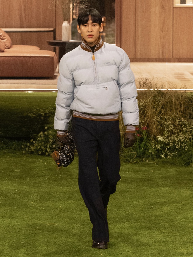 Louis Vuitton làm gì mỹ nam Kpop thế này: Mới thử làm model đã bị chê “hai lúa”- Ảnh 1.