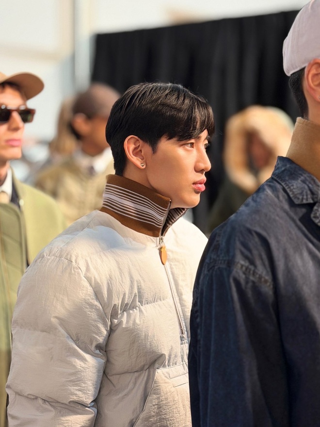 Louis Vuitton làm gì mỹ nam Kpop thế này: Mới thử làm model đã bị chê “hai lúa”- Ảnh 3.