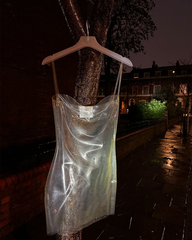 Thế giới ơi! Váy cưới trong veo hoá ra là mơ ước của nhiều người?- Ảnh 6.