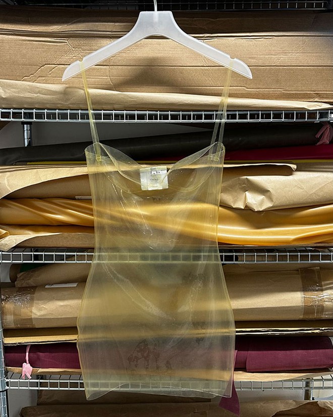 Thế giới ơi! Váy cưới trong veo hoá ra là mơ ước của nhiều người?- Ảnh 7.