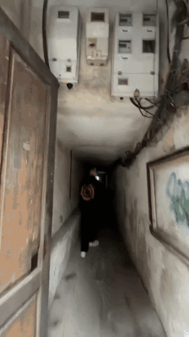 Dã man nhà phố cổ Hà Nội: Lối vào sâu hun hút, tối như hũ nút, rao giá 22 tỷ- Ảnh 2.