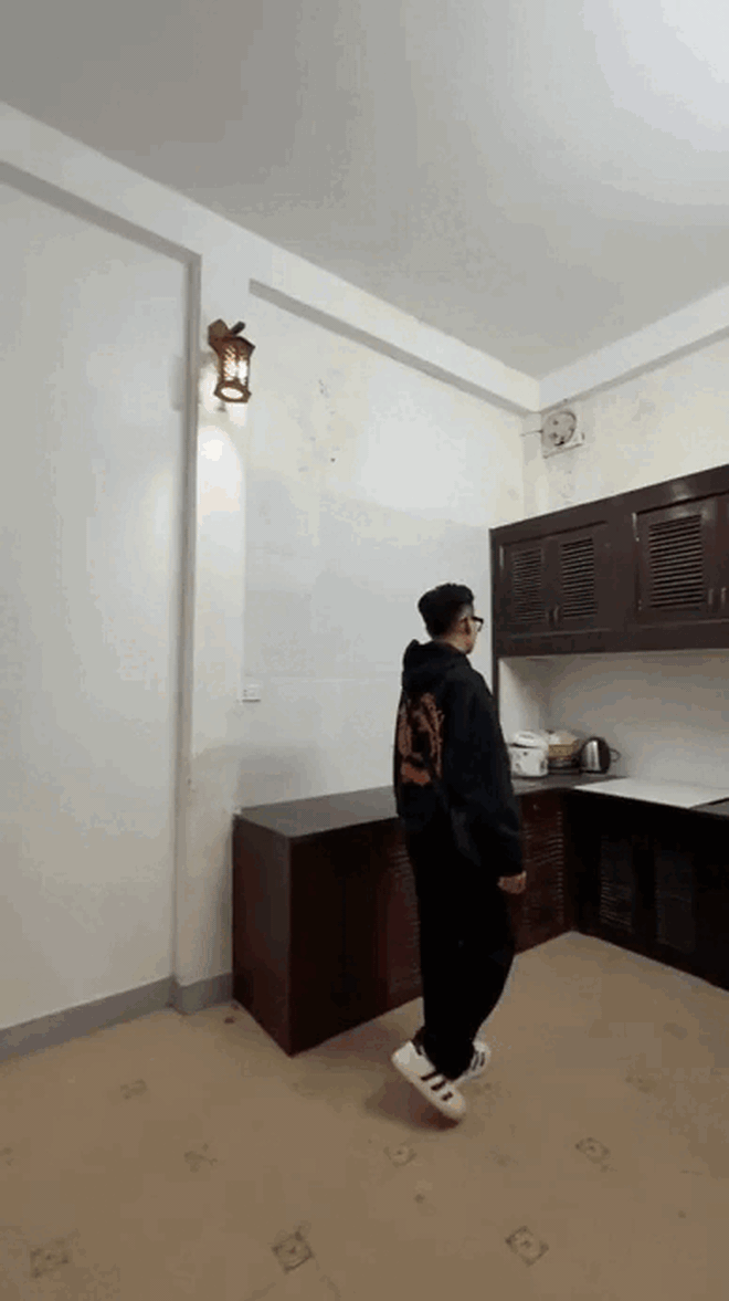 Dã man nhà phố cổ Hà Nội: Lối vào sâu hun hút, tối như hũ nút, rao giá 22 tỷ- Ảnh 7.