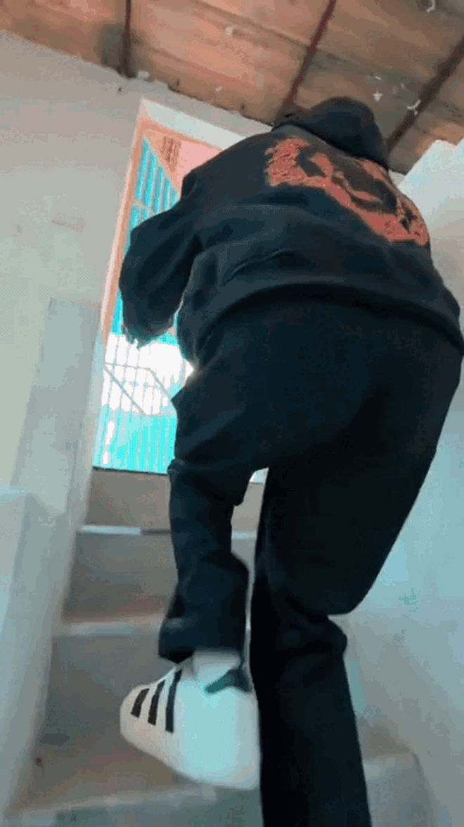 Dã man nhà phố cổ Hà Nội: Lối vào sâu hun hút, tối như hũ nút, rao giá 22 tỷ- Ảnh 11.