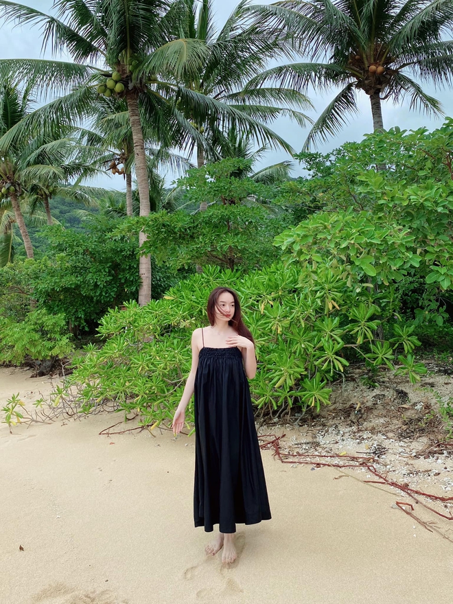 Thiên thần "3 mét bẻ đôi" nhưng mặc gì cũng sang, cả showbiz chỉ có duy nhất 1 người- Ảnh 8. Thiên thần "3 mét bẻ đôi" nhưng mặc gì cũng sang, cả showbiz chỉ có duy nhất 1 người- Ảnh 8.