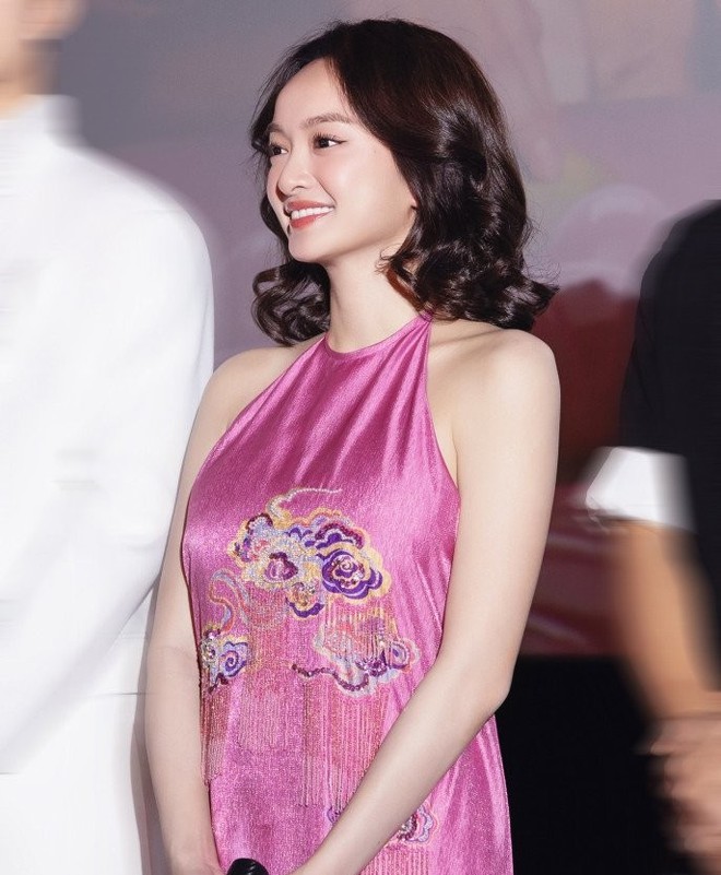 Thiên thần "3 mét bẻ đôi" nhưng mặc gì cũng sang, cả showbiz chỉ có duy nhất 1 người- Ảnh 4. Thiên thần "3 mét bẻ đôi" nhưng mặc gì cũng sang, cả showbiz chỉ có duy nhất 1 người- Ảnh 4.