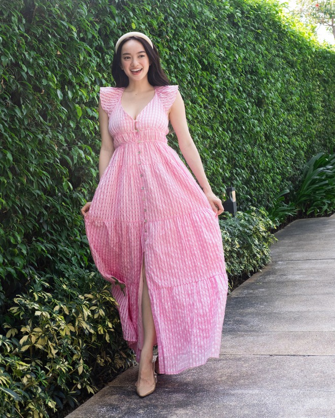 Thiên thần "3 mét bẻ đôi" nhưng mặc gì cũng sang, cả showbiz chỉ có duy nhất 1 người- Ảnh 7. Thiên thần "3 mét bẻ đôi" nhưng mặc gì cũng sang, cả showbiz chỉ có duy nhất 1 người- Ảnh 7.