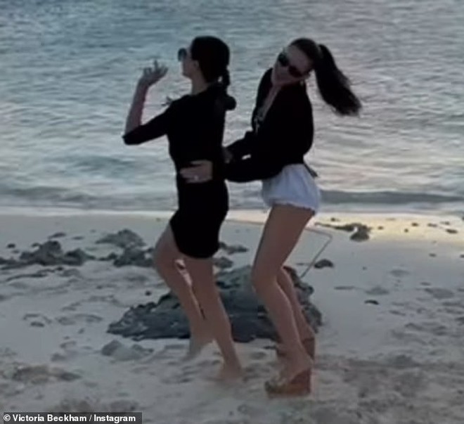 Mẹ chồng - nàng dâu nhà Beckham đâu phải lúc nào cũng bất hòa!- Ảnh 8. Mẹ chồng - nàng dâu nhà Beckham đâu phải lúc nào cũng bất hòa!- Ảnh 8.