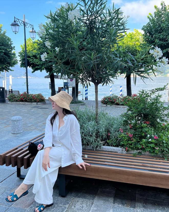 Thiên thần "3 mét bẻ đôi" nhưng mặc gì cũng sang, cả showbiz chỉ có duy nhất 1 người- Ảnh 13. Thiên thần "3 mét bẻ đôi" nhưng mặc gì cũng sang, cả showbiz chỉ có duy nhất 1 người- Ảnh 13.