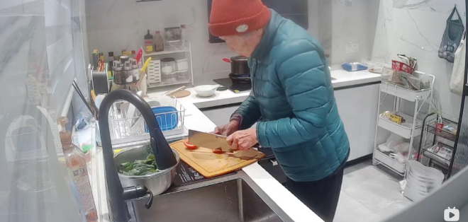 Cụ bà 86 tuổi từ chối vào viện dưỡng lão: Lặng lẽ sống 1 mình, chuẩn bị sẵn chuyện ra đi- Ảnh 7. Cụ bà 86 tuổi từ chối vào viện dưỡng lão: Lặng lẽ sống 1 mình, chuẩn bị sẵn chuyện ra đi- Ảnh 7.