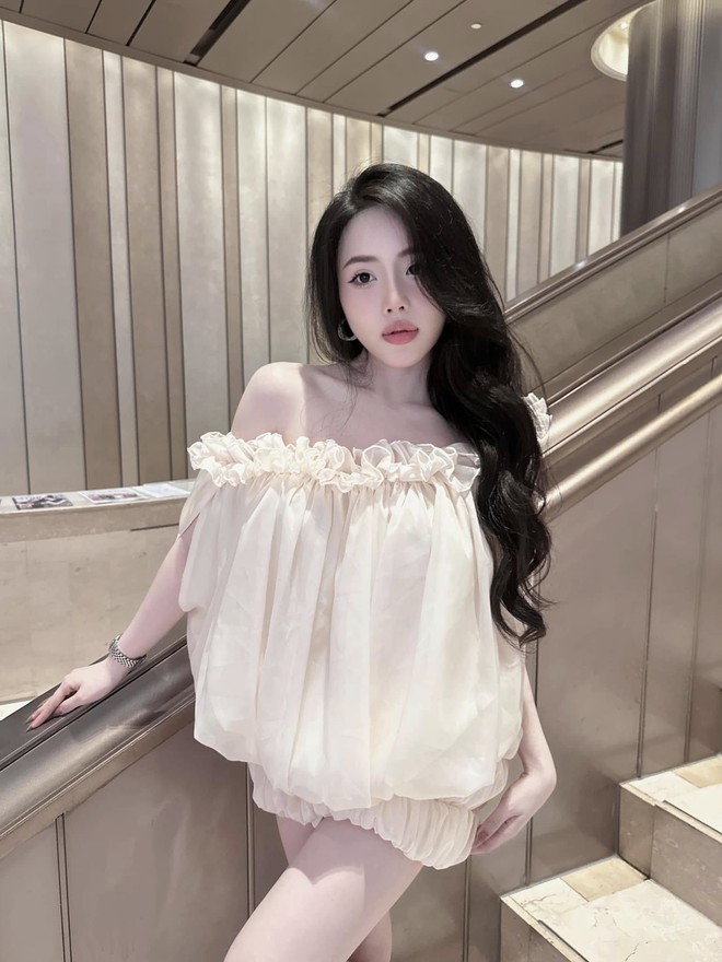 Bạn gái nóng bỏng của Quốc Việt - cầu thủ sút tung lưới Hàn Quốc- Ảnh 2.