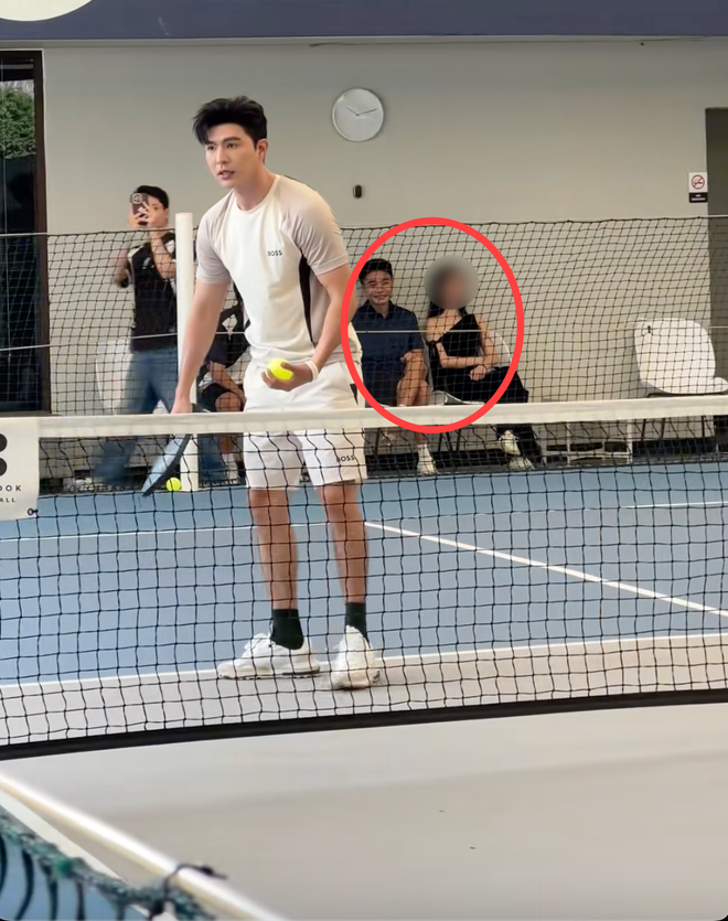 Steven Nguyễn chỉ đi đánh Pickleball mà trở thành "nhân chứng bất đắc dĩ" vụ drama của Huyền 204- Ảnh 1. Steven Nguyễn chỉ đi đánh Pickleball mà trở thành "nhân chứng bất đắc dĩ" vụ drama của Huyền 204- Ảnh 1.