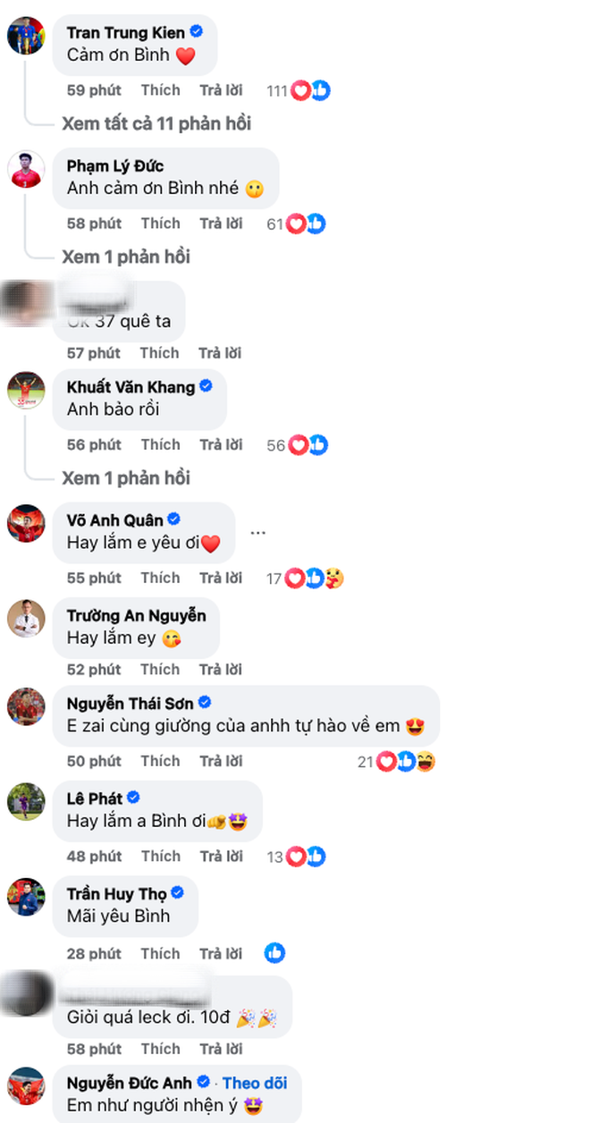 Thủ môn hotboy mới nổi Cao Văn Bình chỉ đăng đúng một sticker, cả đội U23 Việt Nam vào nói "cảm ơn", vì sao thế?- Ảnh 2.