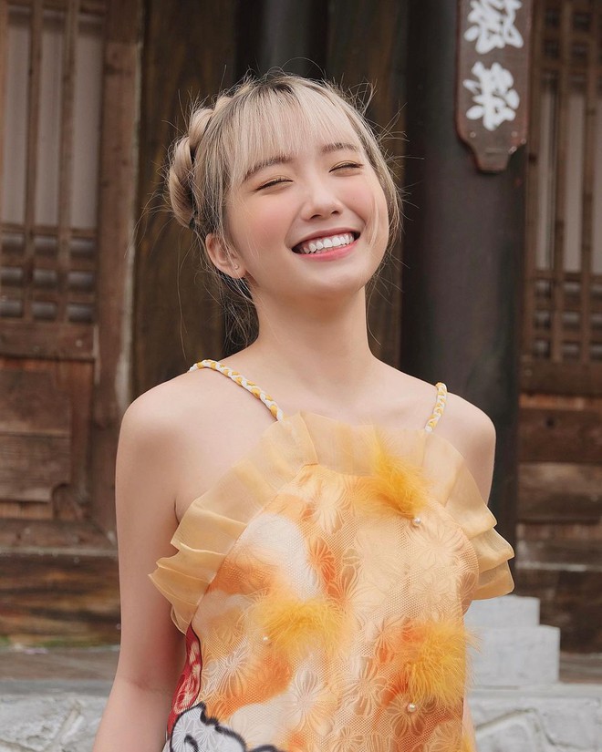 Huyền 204 và Xoài Non: 18 tuổi lấy chồng thiếu gia, 4 năm sau "đứt gánh" hôn nhân- Ảnh 1. Huyền 204 và Xoài Non: 18 tuổi lấy chồng thiếu gia, 4 năm sau "đứt gánh" hôn nhân- Ảnh 1.