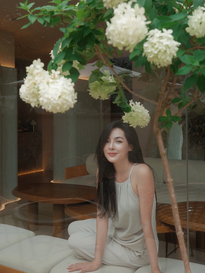 Cô gái “thay đầu” thành công nhất Việt Nam: Nhan sắc khiến hoa cũng phải ghen, style đẹp không có điểm chê- Ảnh 12. Cô gái “thay đầu” thành công nhất Việt Nam: Nhan sắc khiến hoa cũng phải ghen, style đẹp không có điểm chê- Ảnh 12.